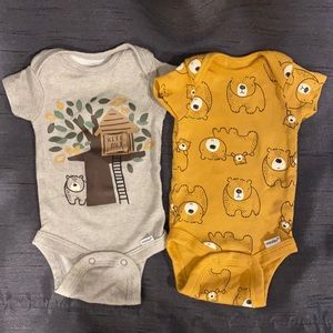 Newborn organic cotton onesies